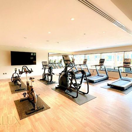 Lovely Big Studio W/ Burj Khalifa View In Downtown Дубай Екстериор снимка