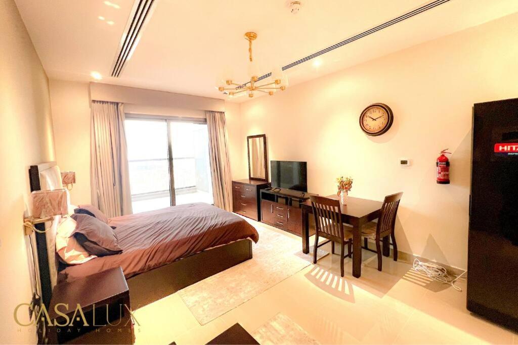 Lovely Big Studio W/ Burj Khalifa View In Downtown Дубай Екстериор снимка